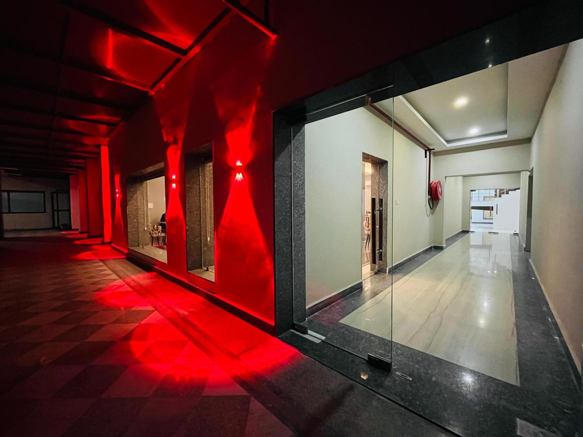 Hotel The Grand Agastya Kaohni Екстер'єр фото